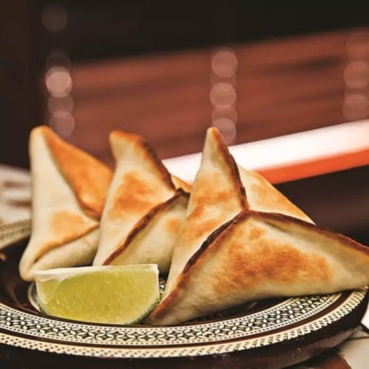 SALGADOS - Quatro Esfihas Fechadas de Carne - Pacote de 280g c/ 4 unids