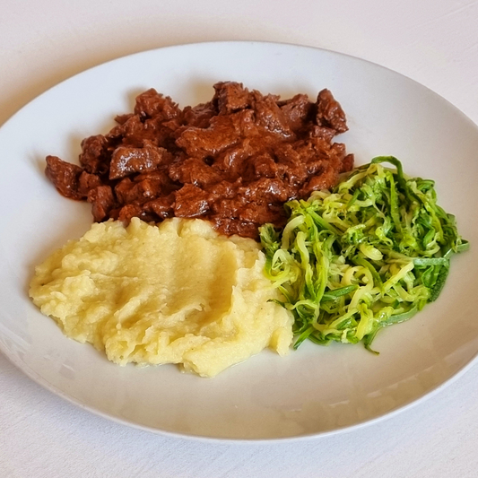 FIT 300 - Picadinho de Carne Fit, Spaghetti de Abobrinha e Purê de Batata-doce - 300g