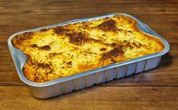 Lasanha Grande Clássica à Bolonhesa - 1,8Kg - 5 a 6 pessoas - FAMÍLIA - MASSA