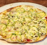 Pizza Média - Abobrinha com Parmesão - 23cm