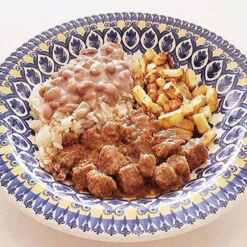 KIDS - Picadinho, Arroz, Feijão e Batatinhas em Cubinhos