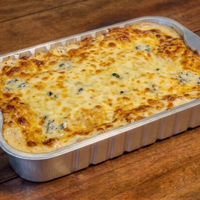 Lasanha Grande Quatro Queijos - 1,8Kg - 5 a 6 pessoas - FAMÍLIA - MASSA