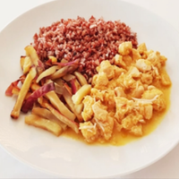 LIGHT 300 - Frango Thai com arroz integral vermelho e batata doce no azeite - 300g