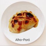 EMPANADAS - ALHO PORÓ - 1 Unid | Chef argentino Leandro Vila
