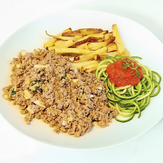 FIT 300 - Carne Moída com Ovos, Batata-Doce Palito e Spaguetti De Abobrinha ao Molho Rust. de Pomodoro - 300gr