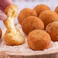 SALGADOS - BOLINHA DE QUEIJO - Bendita Filó - Pacote com 6 unids