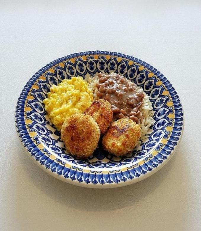 KIDS - Nuggets Artesanais de Frango, Arroz, Feijão e Creme de Milho