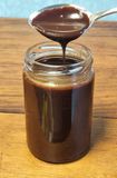 COBERTURA - CALDA DE CHOCOLATE TIPO HOT FUDGE AMERICANO - Pote Med. de 400g
