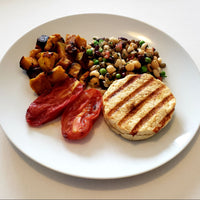 FIT 300 - Hamburguer de Frango Rech de cebola caramelizado, tomates assados, mix de grãos - 300g
