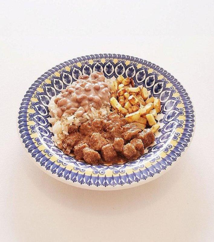 KIDS - Picadinho, Arroz, Feijão e Batatinhas em  Cubinhos