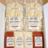 Família - Kit - 4 Raviolis de Mozzarella + Molho Rosé (2 Molhos Triplo Burro - Branco + 2 Molhos Sugo) (ambos em bag) -