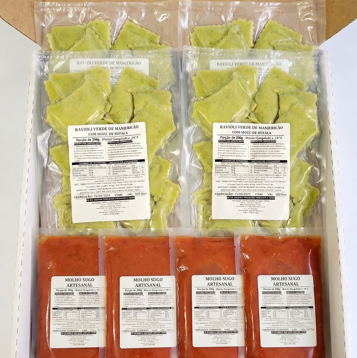 Família - Kit - 4 Raviolis Verdes de Mozzarella + 4 Molhos Sugo (ambos em bag) - 1,6Kg