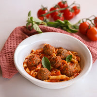 KIDS - Mini Penne com Polpetinhas ao Sugo
